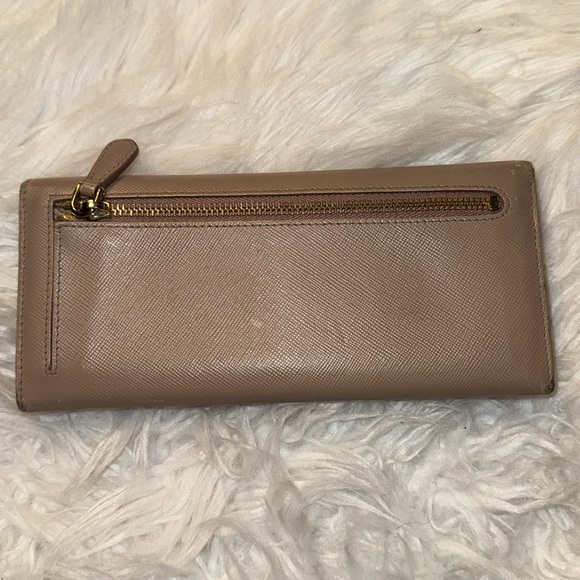 Prada Logo Plaque Saffiano Leather wallet GUC - Picture 6 of 13